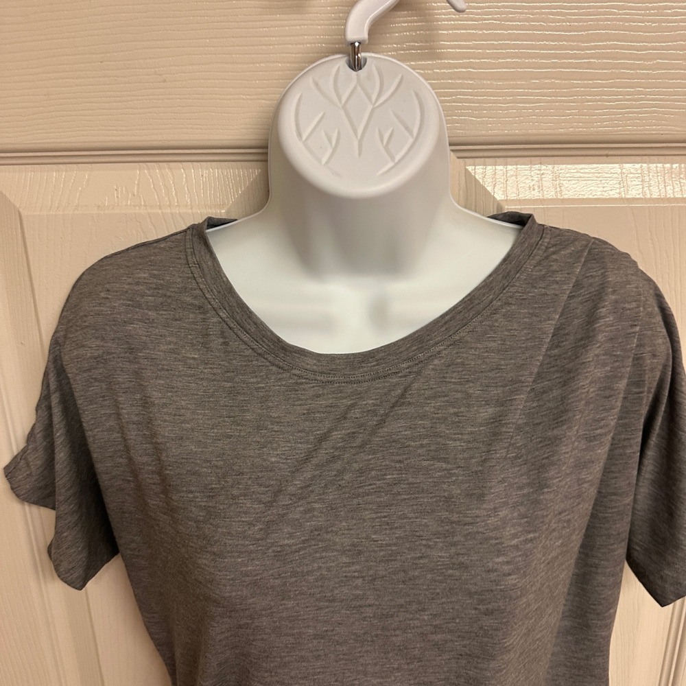 Athleta Essence Pleated Tee Gray Short Sleeve Athleisure Top Size S - Picture 9 of 11